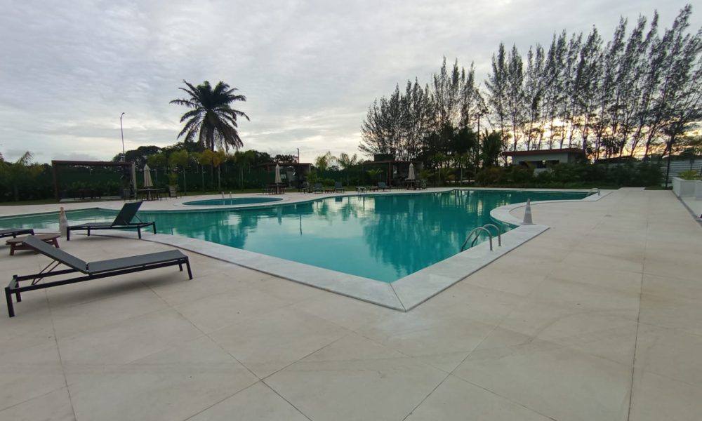 AREA-DE-PISCINA-2